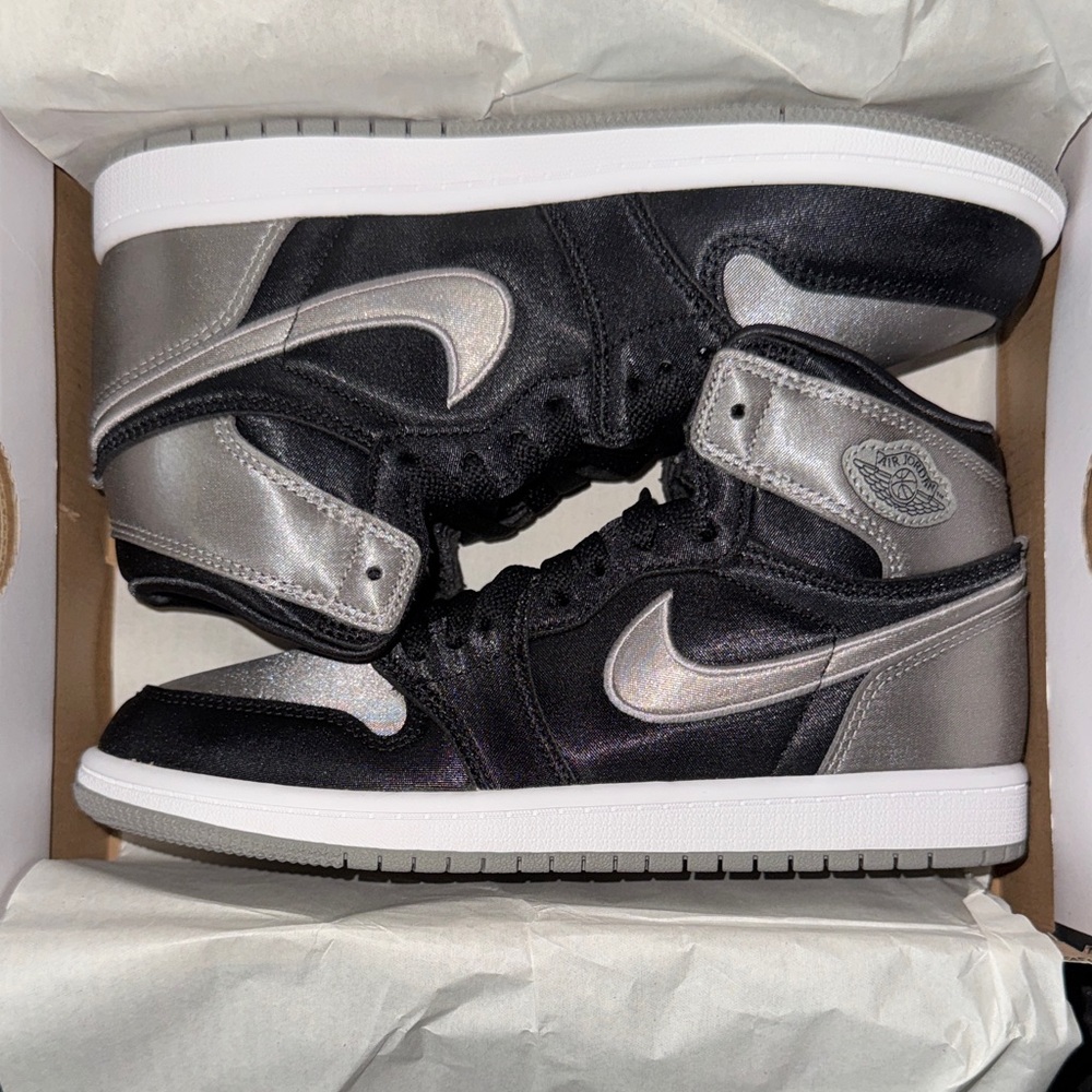 New Jordan 1 Retro High OG Satin Shadow(PS). Sz.3Y/4.5W. Original box